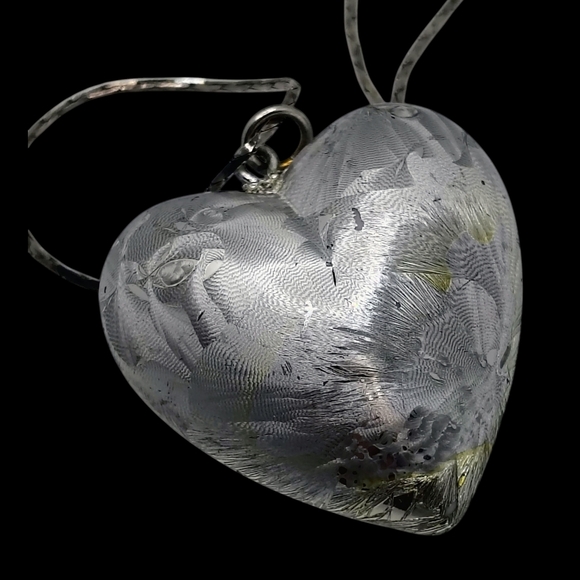 Elegant Silver Heart Pendant Necklace - Picture 6 of 14